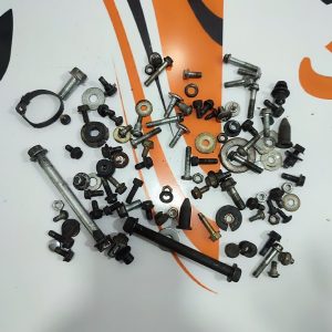 پیچ و مهره های کامل موتور سیکلت هیرو 150 اصلی استوک سالم